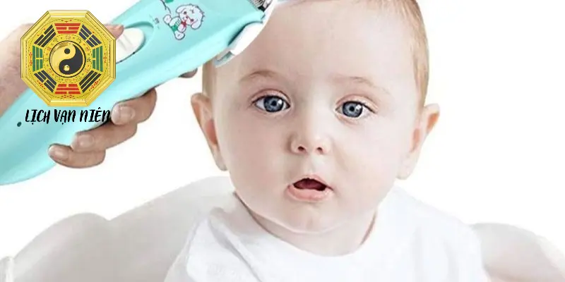 Hiểu rõ tại sao nên xem ngày tốt cắt tóc cho be trai